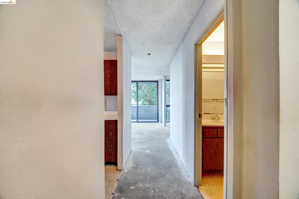 $360,000 | 555 Pierce Street, Unit 520, Albany, CA 94706