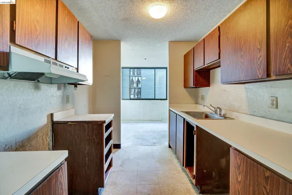 $360,000 | 555 Pierce Street, Unit 520, Albany, CA 94706