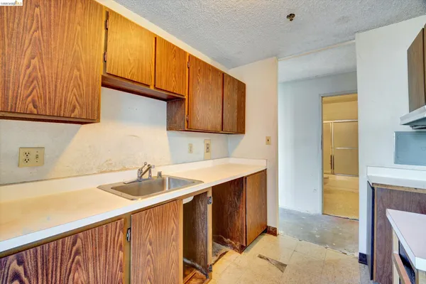 $360,000 | 555 Pierce Street, Unit 520, Albany, CA 94706