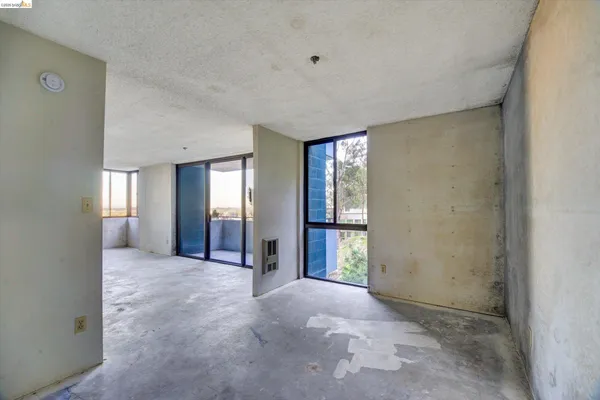 $360,000 | 555 Pierce Street, Unit 520, Albany, CA 94706