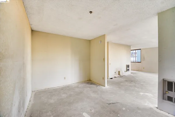 $360,000 | 555 Pierce Street, Unit 520, Albany, CA 94706