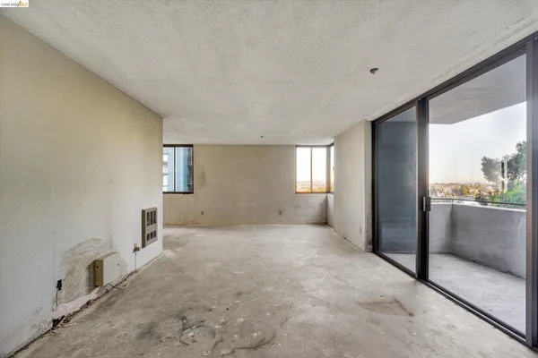 $360,000 | 555 Pierce Street, Unit 520, Albany, CA 94706