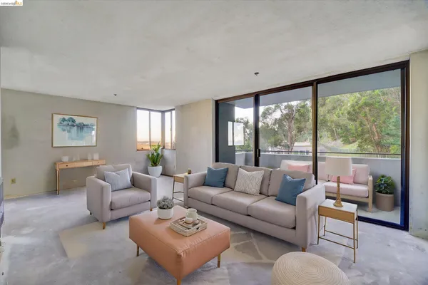 $360,000 | 555 Pierce Street, Unit 520, Albany, CA 94706