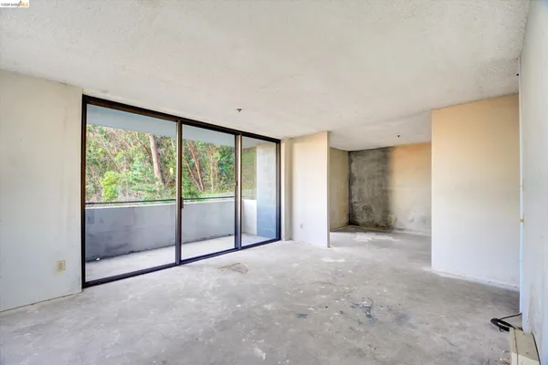 $360,000 | 555 Pierce Street, Unit 520, Albany, CA 94706