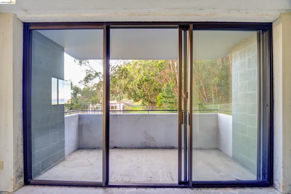 $360,000 | 555 Pierce Street, Unit 520, Albany, CA 94706