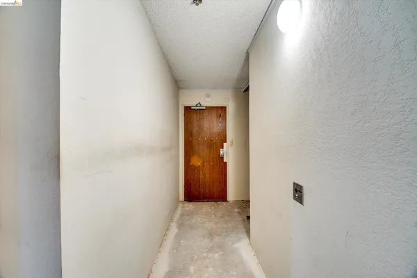 $360,000 | 555 Pierce Street, Unit 520, Albany, CA 94706