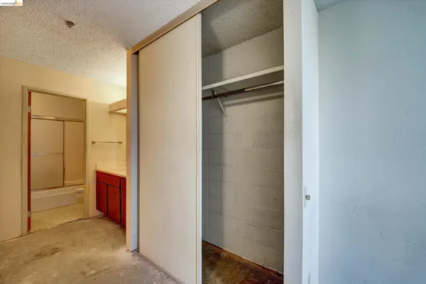 $360,000 | 555 Pierce Street, Unit 520, Albany, CA 94706