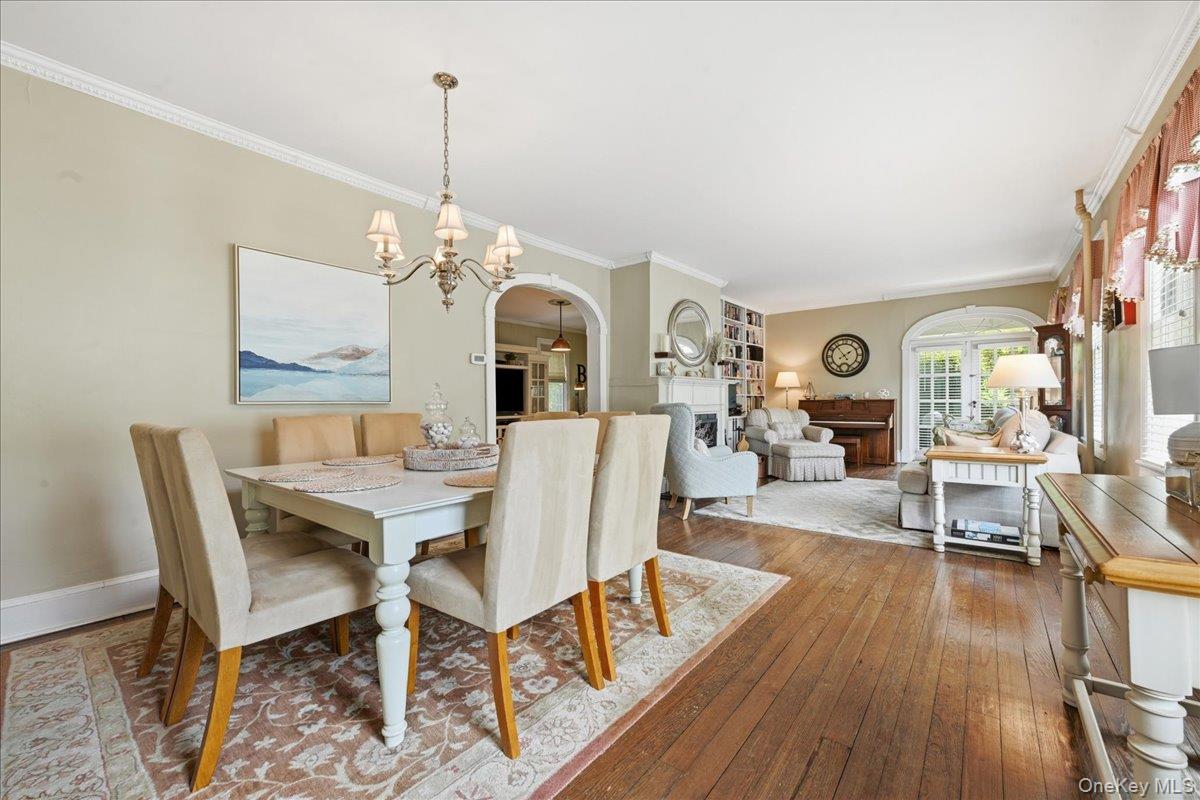 39 Little East Neck Road South Babylon, NY 11702 - Photo 4 of 46
