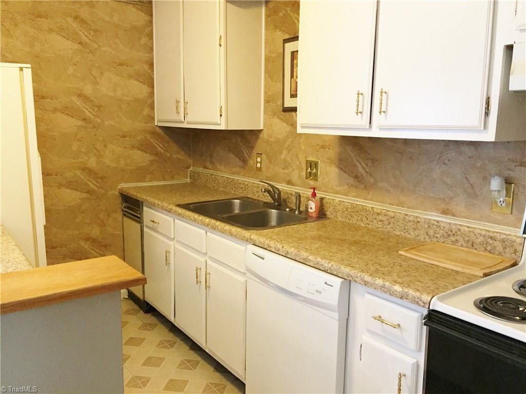 5703 Bramblegate Road, Unit J Greensboro, NC 27409 - Photo 6 of 16 Gallery Image 6