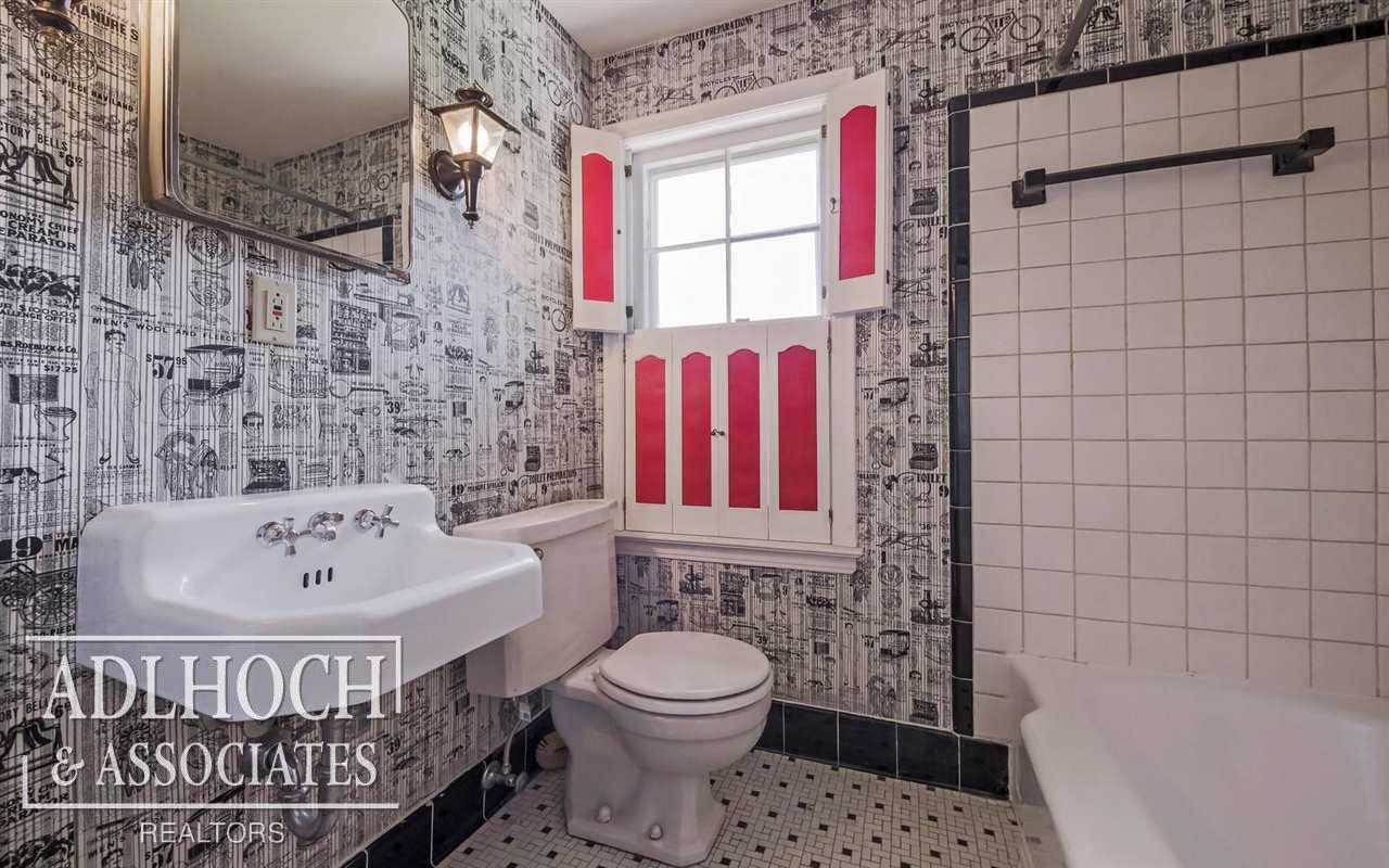 1047 Devonshire Road Grosse Pointe, MI 48230 - Photo 27 of 33 31301928-26.JPG