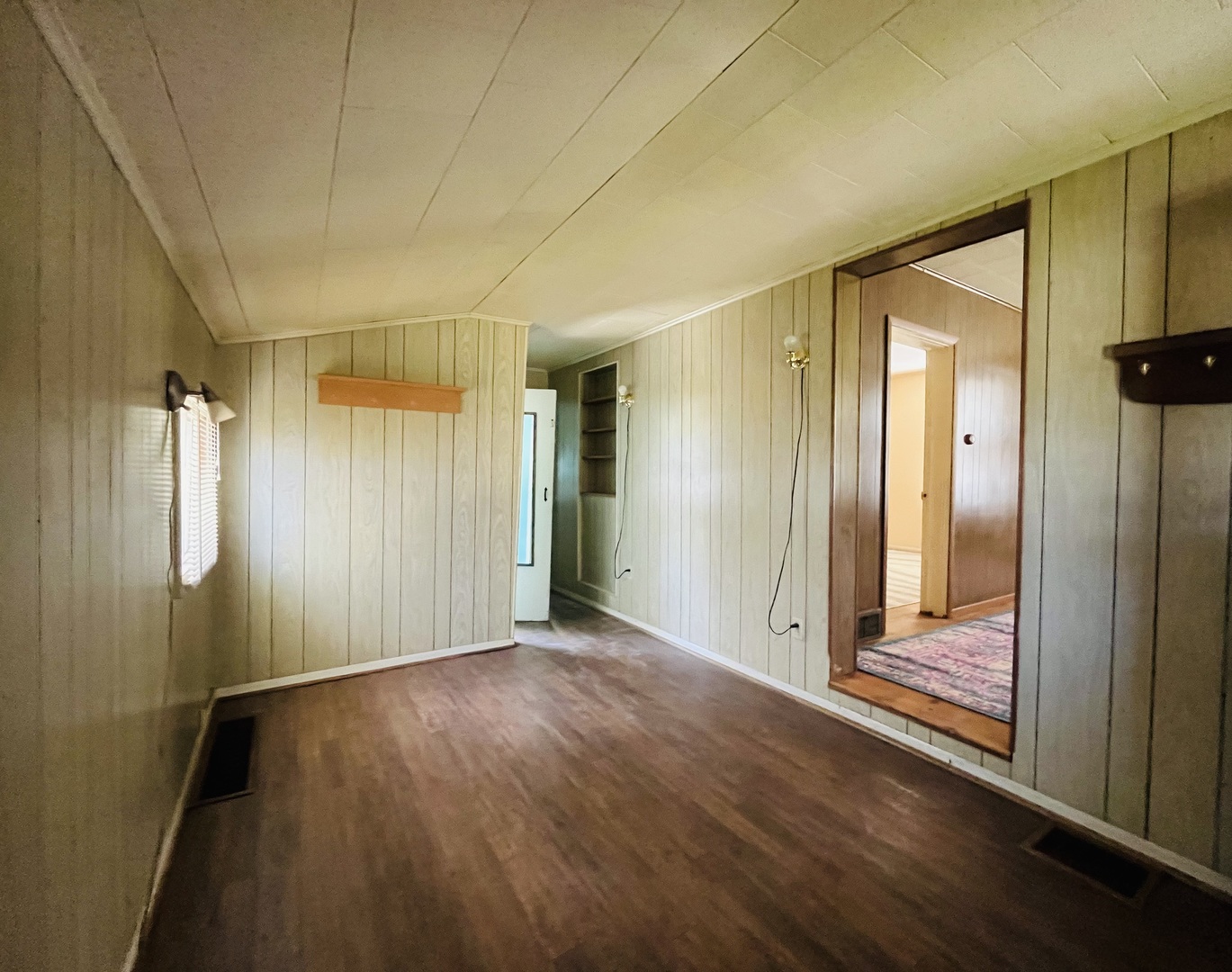 1213 East Main Street Streator, IL 61364 - Photo 11 of 18 a view of entryway with wooden floor