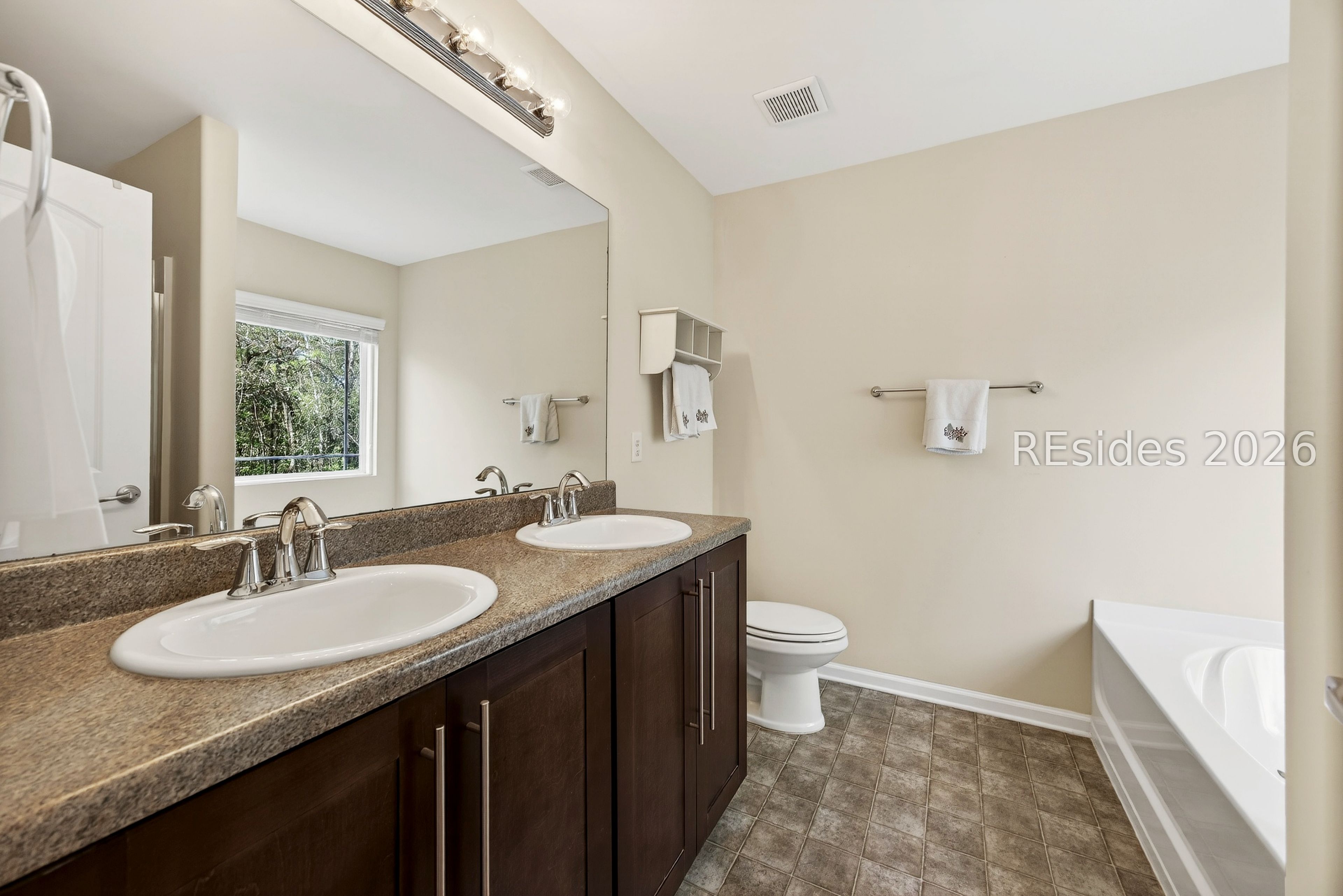 10 Moon Beam Court Bluffton, SC 29910 - Photo 42 of 49 mstr bath