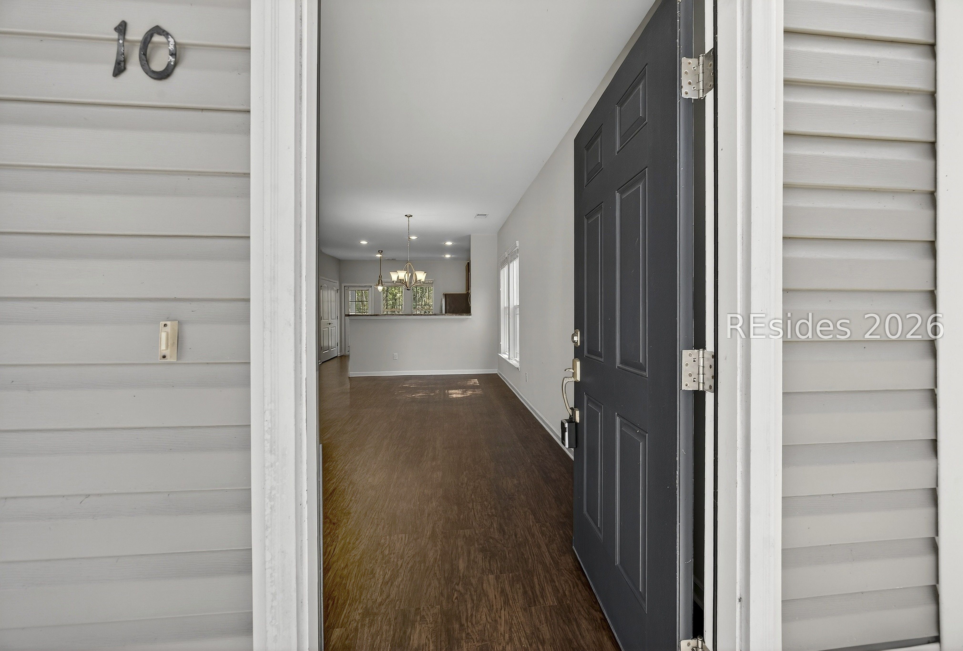 10 Moon Beam Court Bluffton, SC 29910 - Photo 5 of 49 frt door open