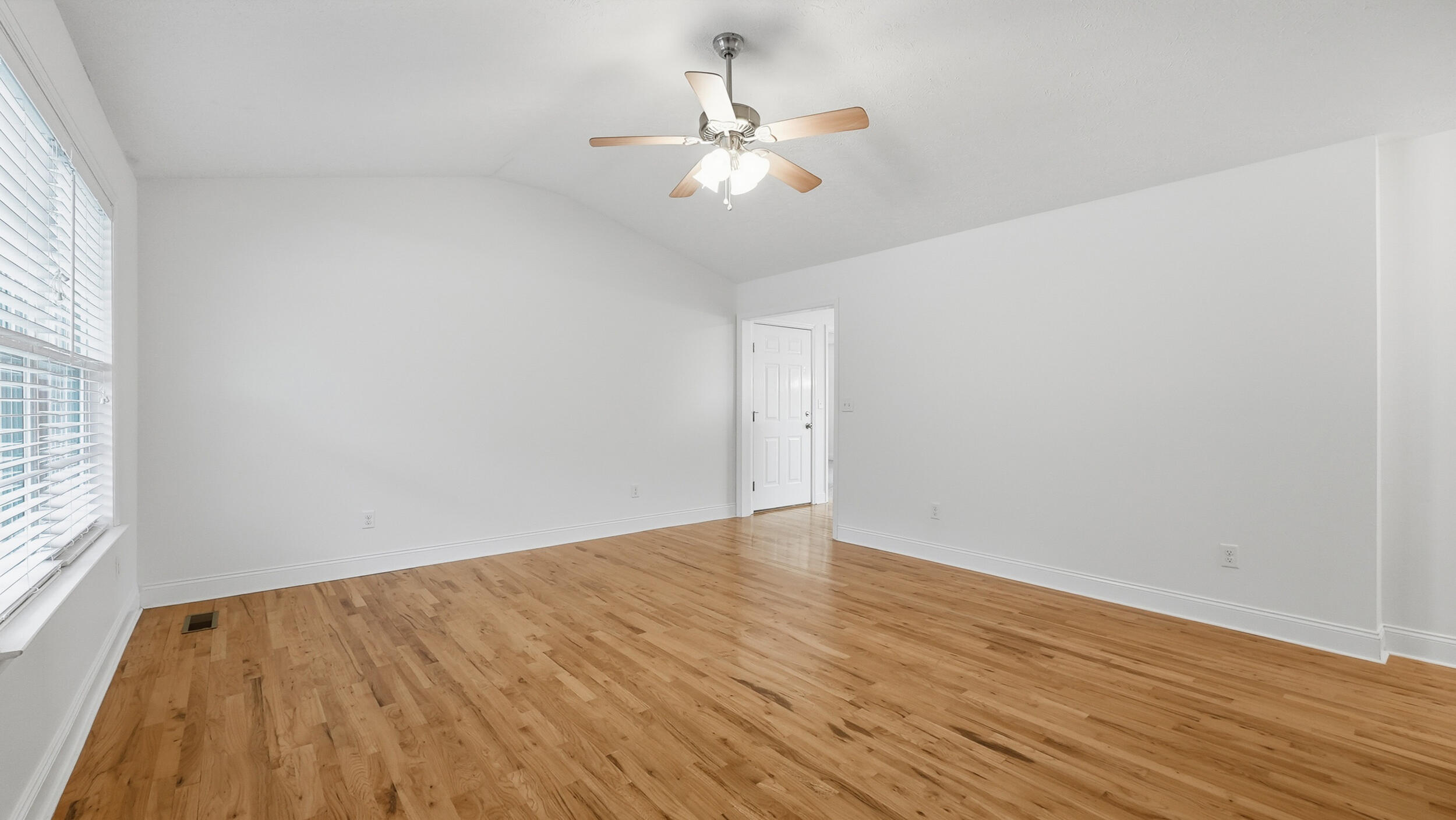 909 Indian Springs Road Ringgold, GA 30736 - Photo 5 of 24 909 indian springs rd-5