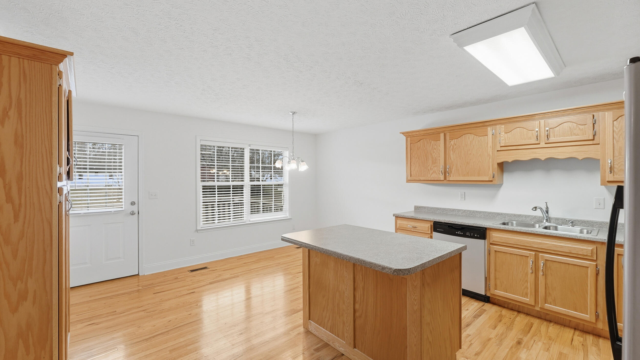 909 Indian Springs Road Ringgold, GA 30736 - Photo 6 of 24 909 indian springs rd-6