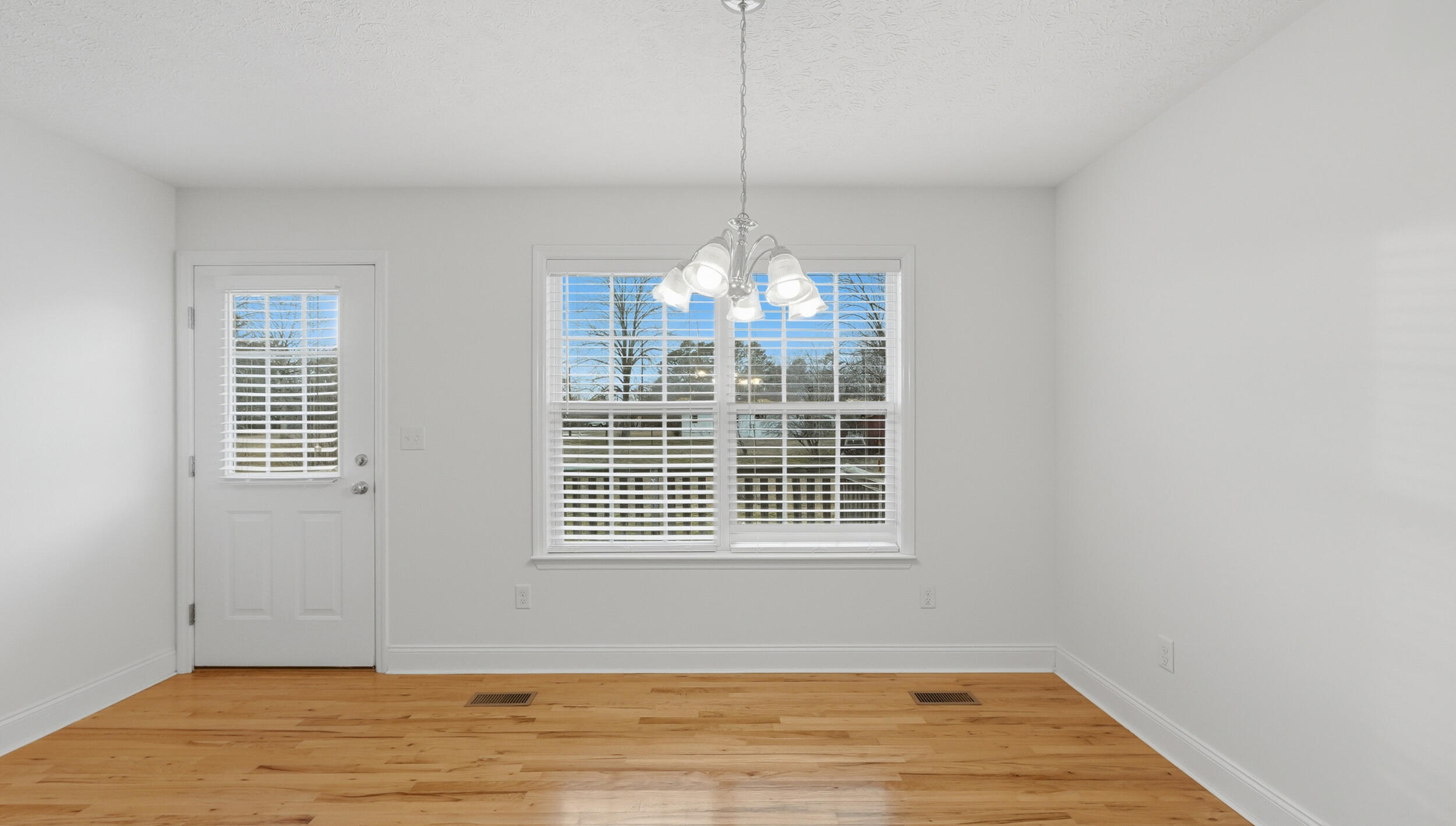 909 Indian Springs Road Ringgold, GA 30736 - Photo 9 of 24 909 indian springs rd-9