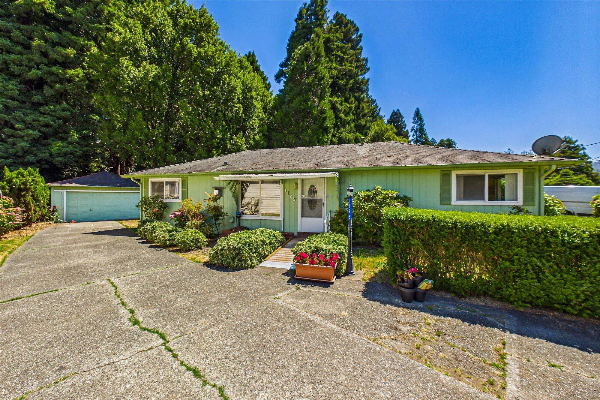 1185 Eeloa Avenue Rio Dell, CA 95562 - Photo 3 of 49