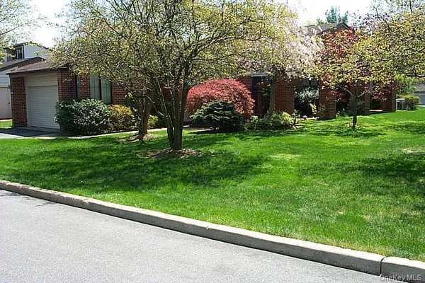 $2,300,000 | 111 Dove Hill Drive, Manhasset, NY 11030