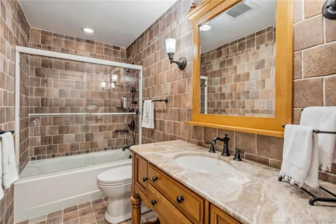 $2,300,000 | 111 Dove Hill Drive, Manhasset, NY 11030