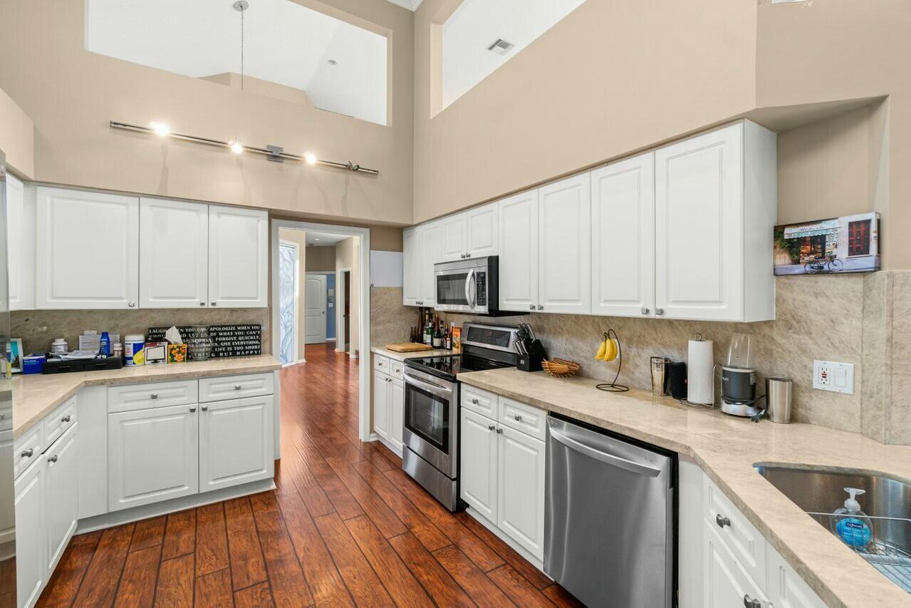 2476 Northwest 67th Street Boca Raton, FL 33496 - Photo 13 of 71 tempImagexIsWos