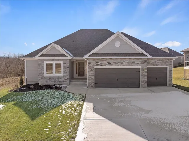 $606,740 | 7009 Northeast 102nd Court, Kansas City, MO 64156