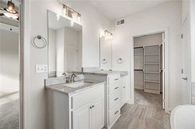 $606,740 | 7009 Northeast 102nd Court, Kansas City, MO 64156