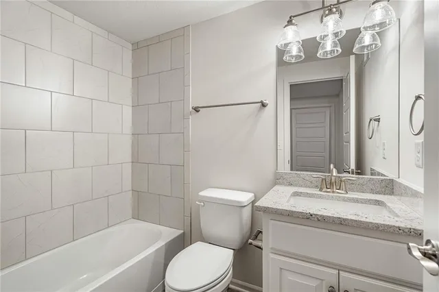 $606,740 | 7009 Northeast 102nd Court, Kansas City, MO 64156