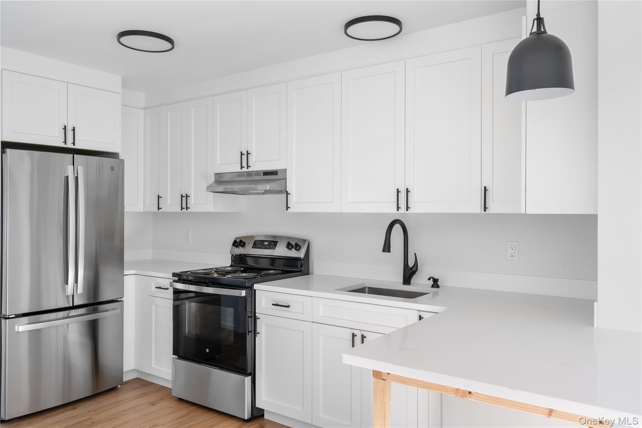 20 Mortimer Street Westhampton Beach, NY 11978 - Photo 7 of 11