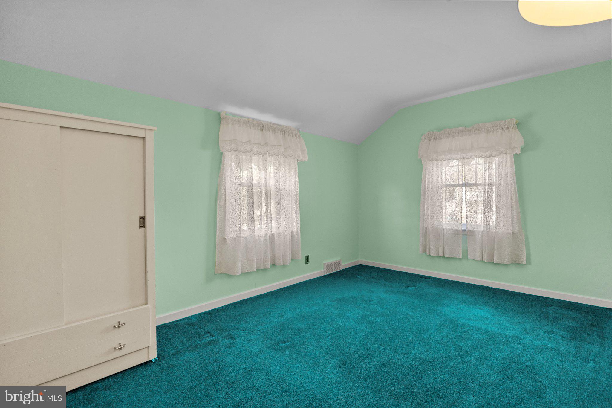 135 Woodlawn Road Warminster, PA 18974 - Photo 18 of 29 Bedroom 2
