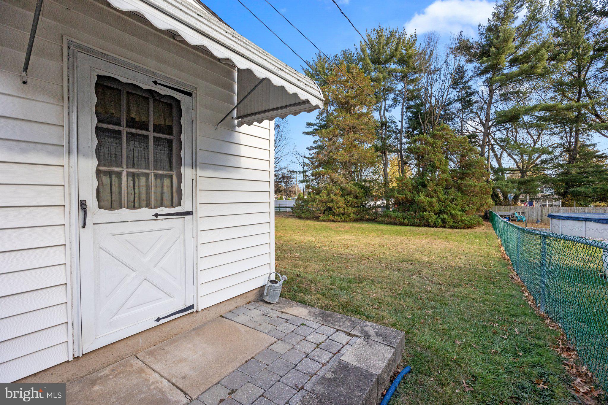 135 Woodlawn Road Warminster, PA 18974 - Photo 21 of 29 Side Entrance to mud room