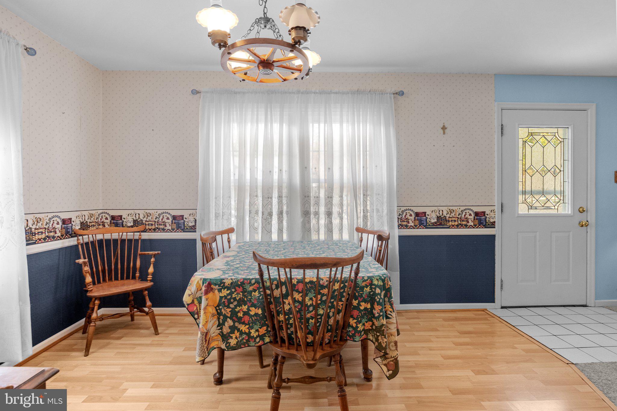 135 Woodlawn Road Warminster, PA 18974 - Photo 7 of 29 Dining Room