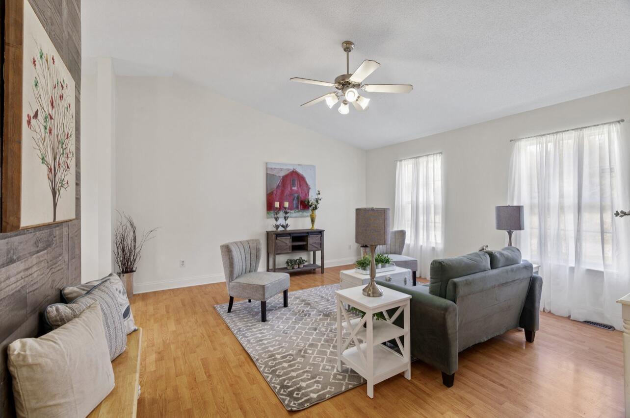 417 South Austin Springs Road Johnson City, TN 37601 - Photo 11 of 32 32EEA4DF-F32E-4A49-B6A0-CFDC78CD9316