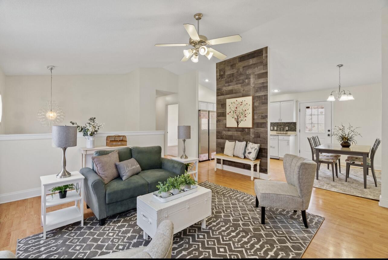 417 South Austin Springs Road Johnson City, TN 37601 - Photo 5 of 32 E8A13907-3AE8-4688-BD74-16F736D830C3