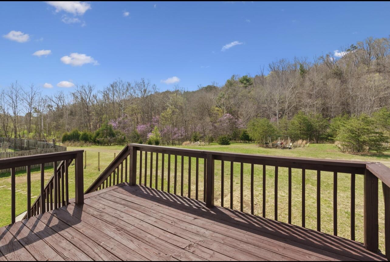417 South Austin Springs Road Johnson City, TN 37601 - Photo 8 of 32 3AF21EA7-7416-49DD-9B48-07FF3653C33B