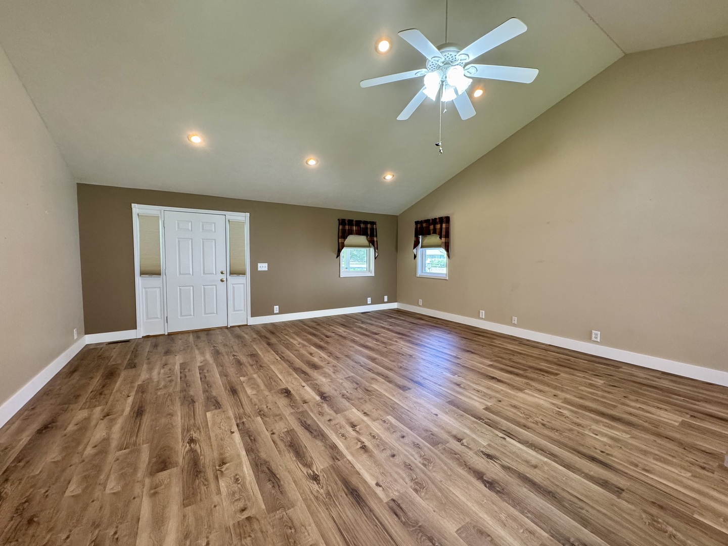 504 East Murray Street Sesser, IL 62884 - Photo 20 of 41
