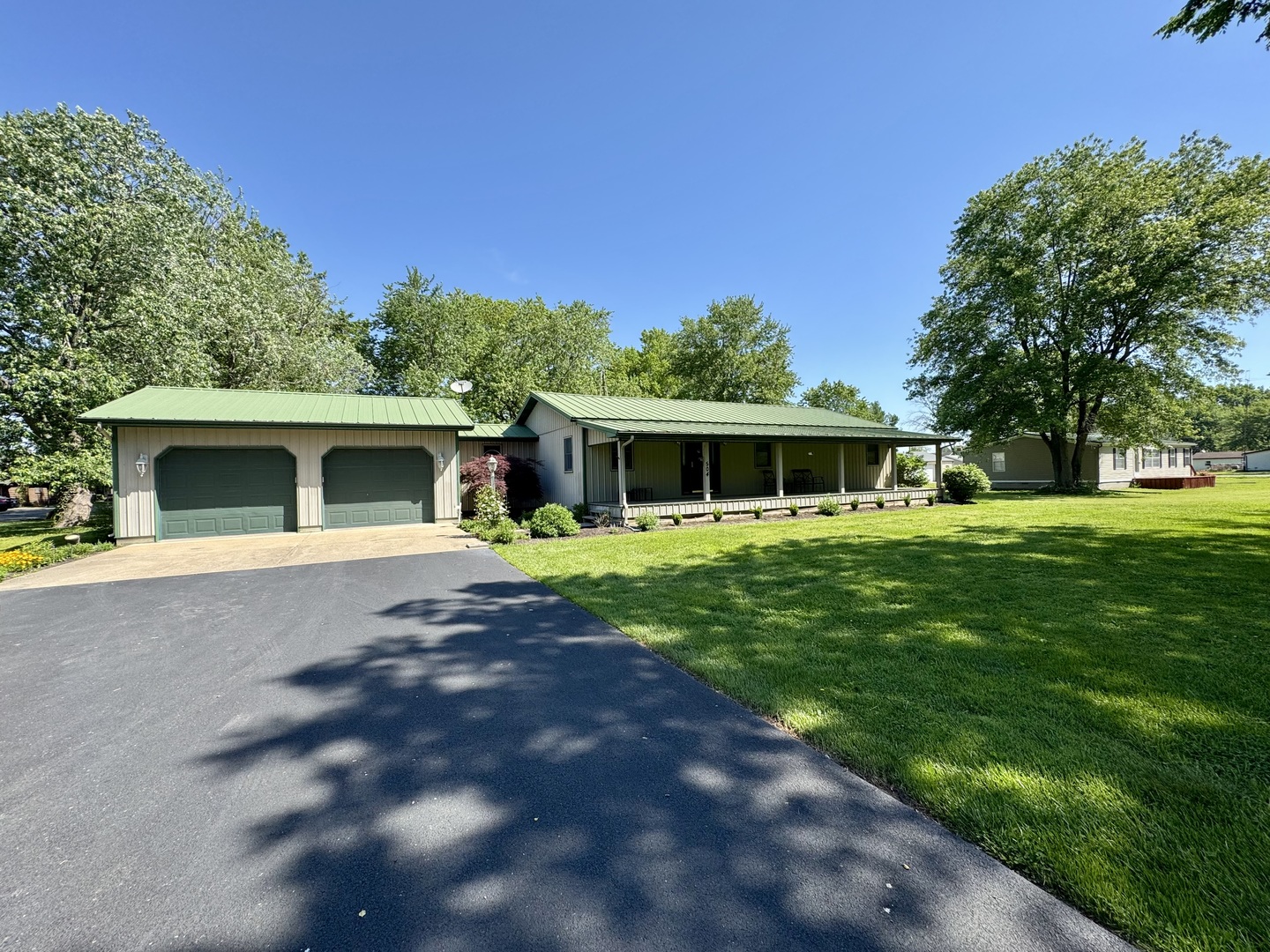 504 East Murray Street Sesser, IL 62884 - Photo 3 of 41