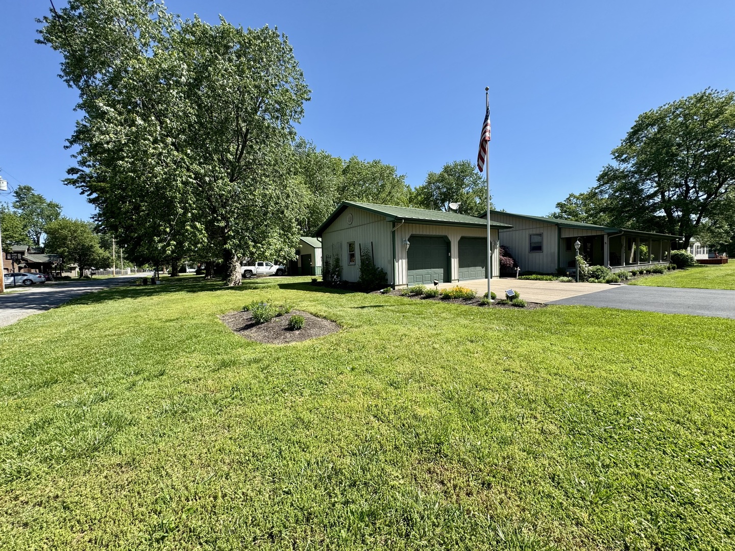 504 East Murray Street Sesser, IL 62884 - Photo 5 of 41
