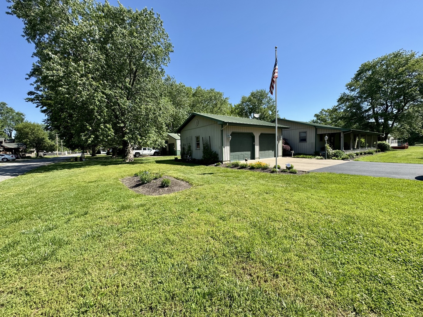 504 East Murray Street Sesser, IL 62884 - Photo 6 of 41