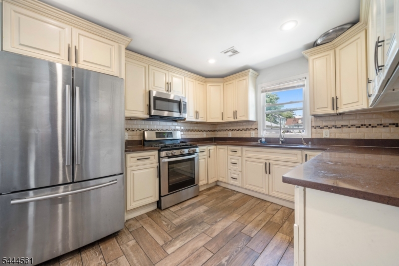 73 Raritan Avenue Paterson, NJ 07503 - Photo 5 of 18