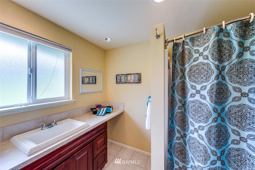 22759 Jefferson Point Road Northeast Kingston, WA 98346 - Photo 17 of 25 Gallery Image 17