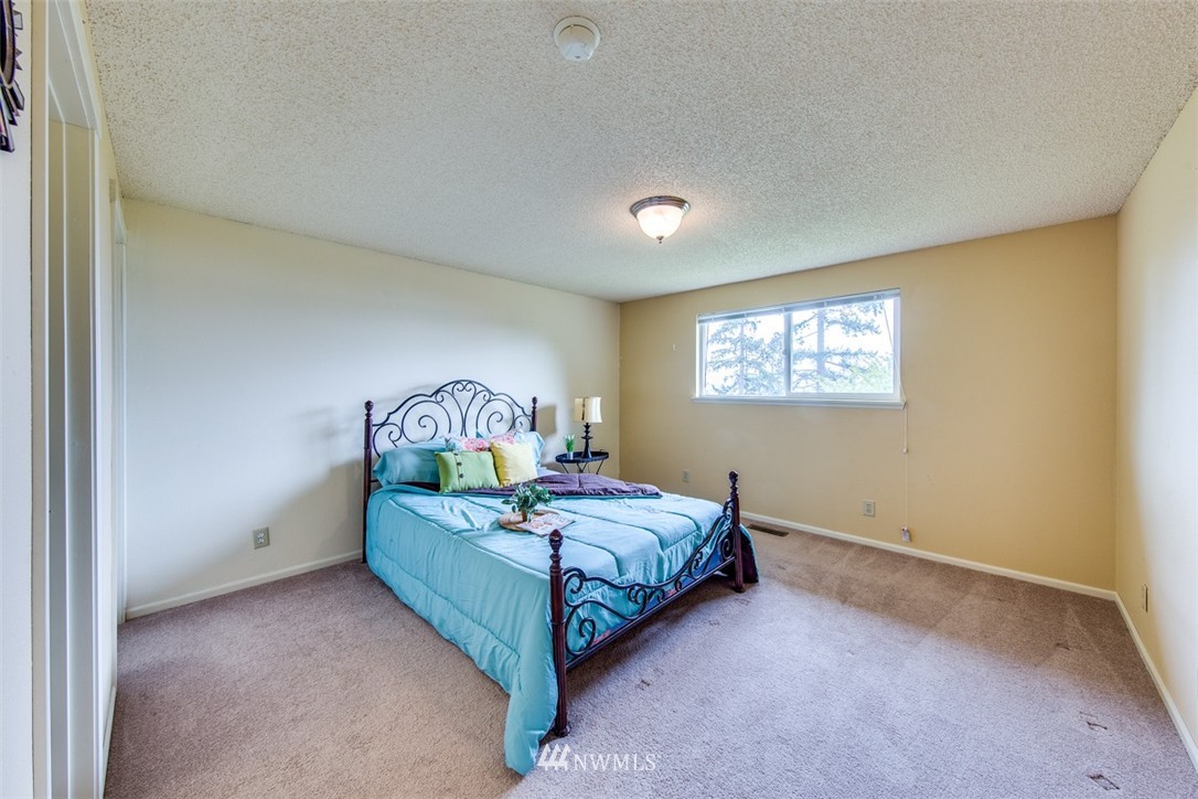 22759 Jefferson Point Road Northeast Kingston, WA 98346 - Photo 18 of 25 Gallery Image 18