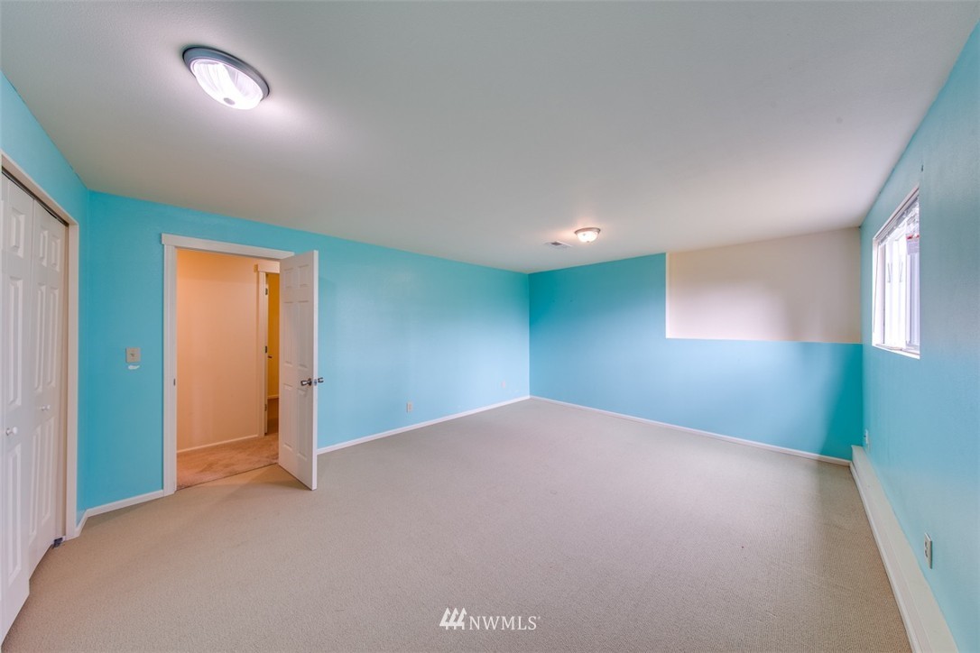 22759 Jefferson Point Road Northeast Kingston, WA 98346 - Photo 23 of 25 Gallery Image 23