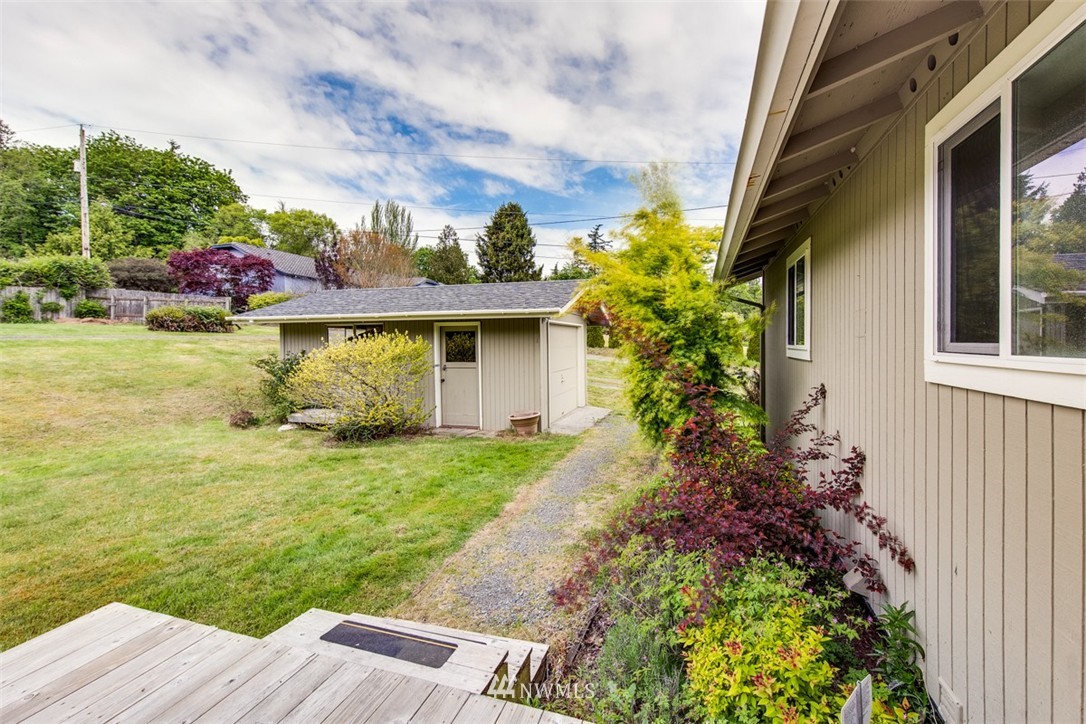 22759 Jefferson Point Road Northeast Kingston, WA 98346 - Photo 6 of 25 Gallery Image 6
