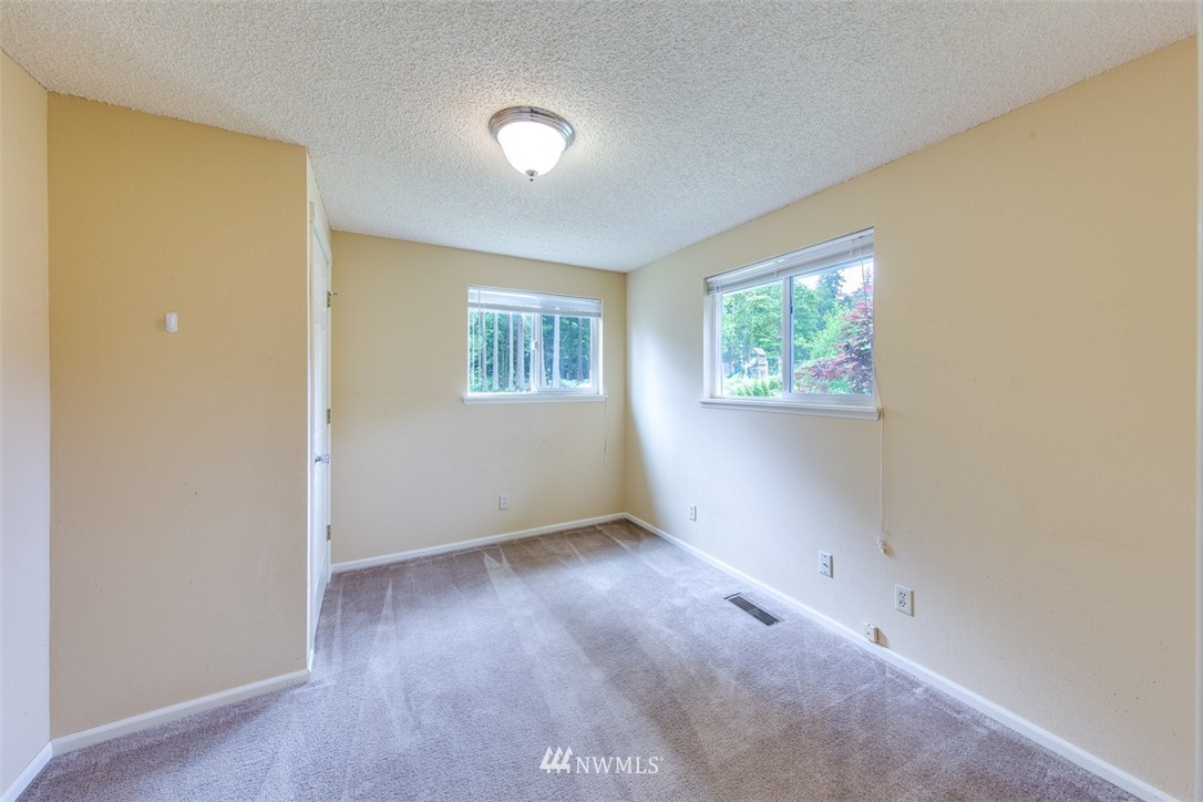 22759 Jefferson Point Road Northeast Kingston, WA 98346 - Photo 8 of 25 Gallery Image 8