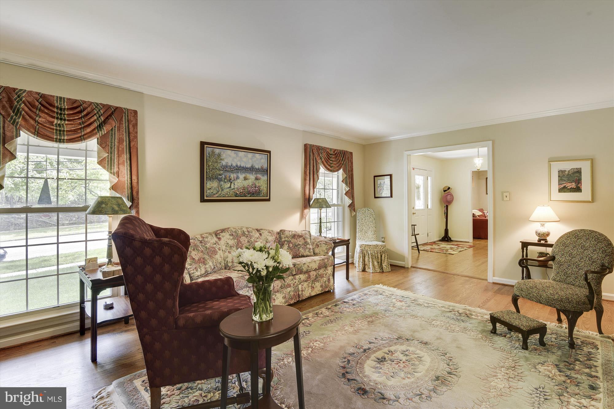 11724 Kemp Mill Road Silver Spring, MD 20902 - Photo 5 of 30 Living Room
