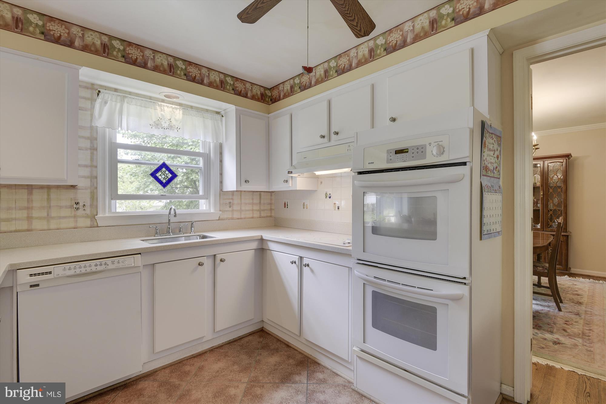 11724 Kemp Mill Road Silver Spring, MD 20902 - Photo 8 of 30 Kitchen