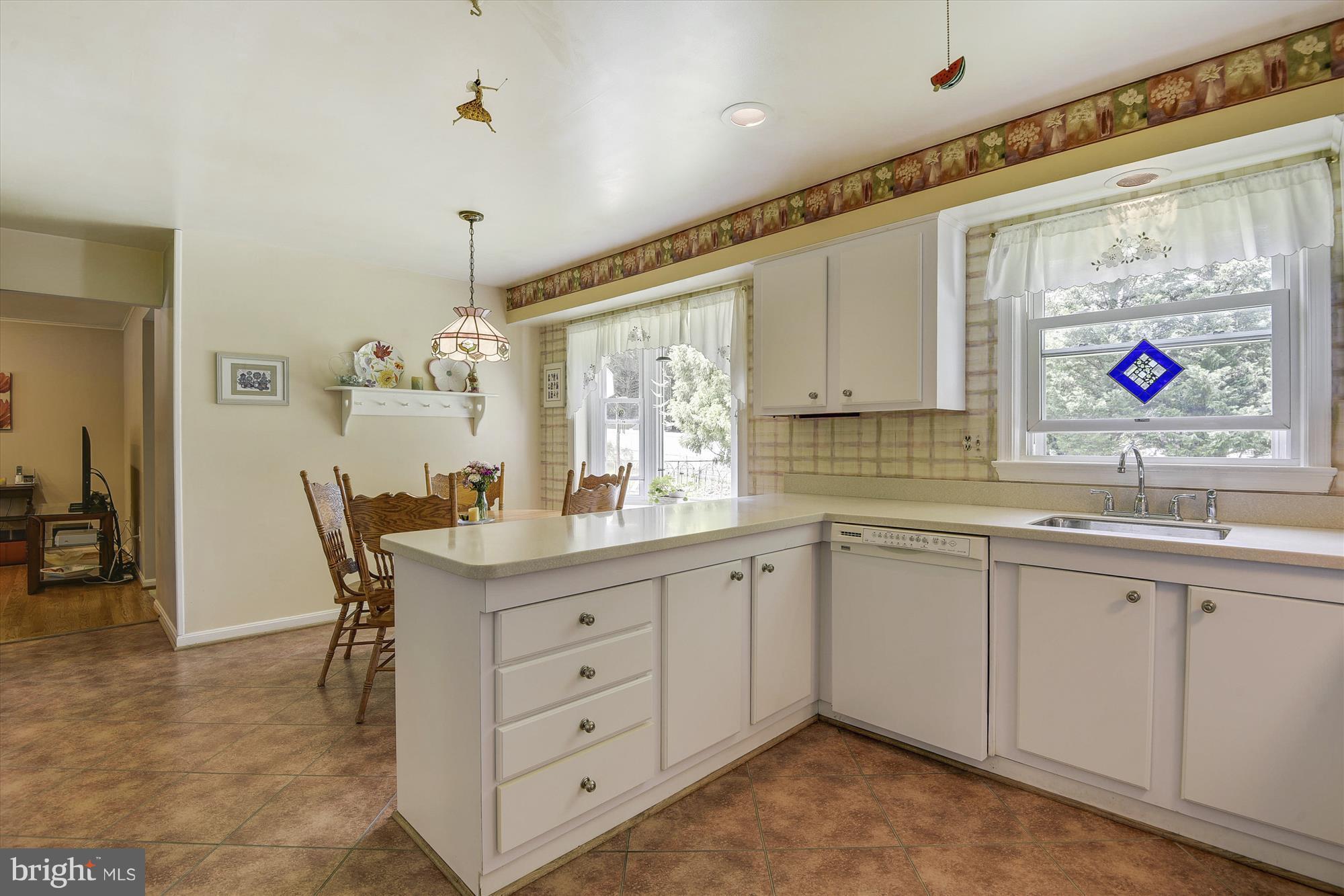 11724 Kemp Mill Road Silver Spring, MD 20902 - Photo 9 of 30 Kitchen