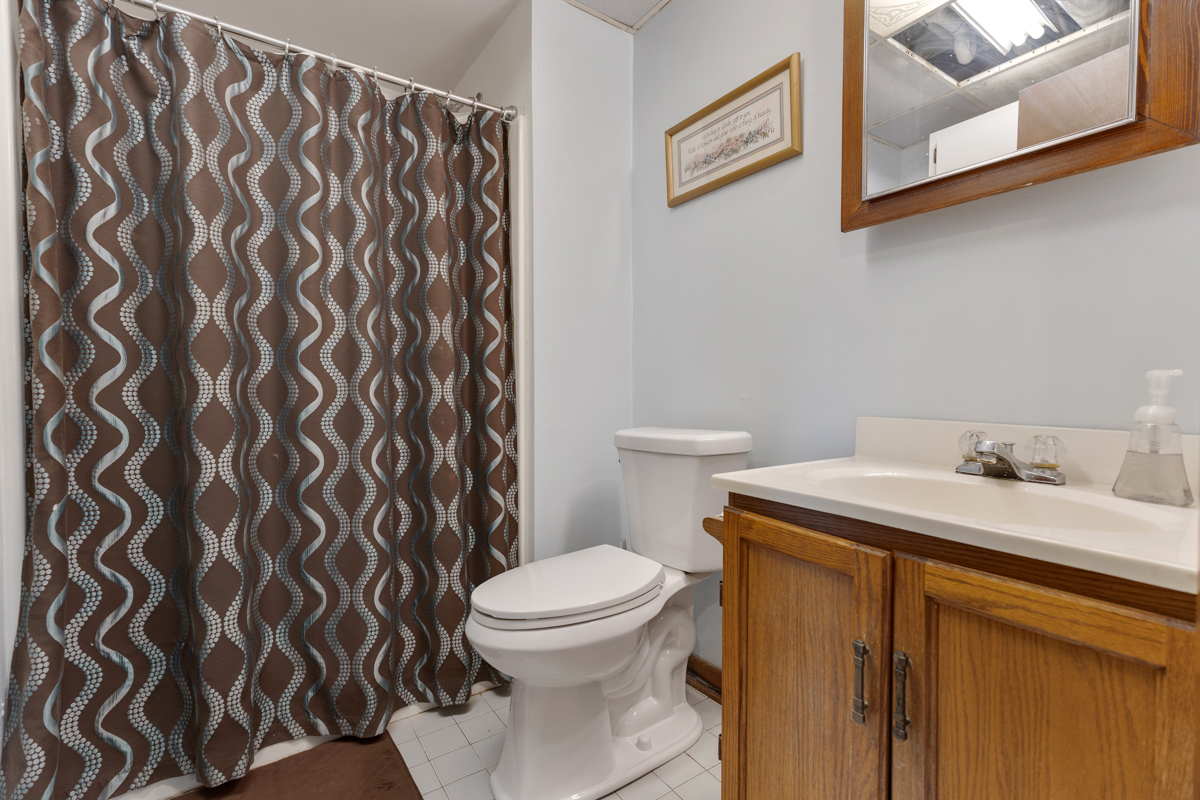 1207 Crystal Lake Road Lake In The Hills, IL 60156 - Photo 23 of 25 Gallery Image 23