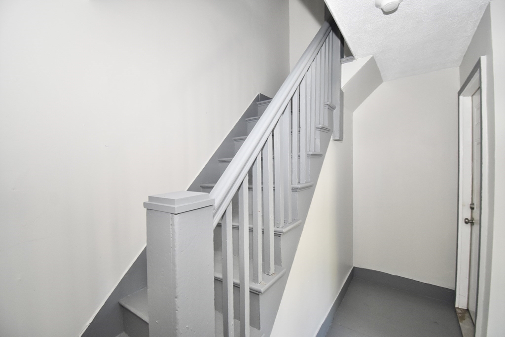 855 Liberty Street Springfield, MA 01104 - Photo 17 of 29 Gallery Image 17