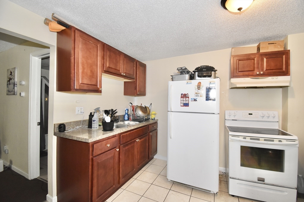 855 Liberty Street Springfield, MA 01104 - Photo 7 of 29 Gallery Image 7